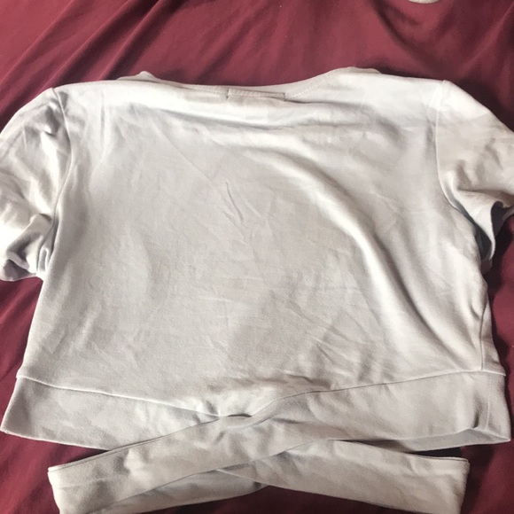 Blue cross crop top size small- true to size - Picture 3 of 4
